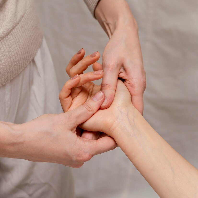 Thúc đẩy lưu thông máu mao mạch đầu ngón tay có nhiều lợi ích cho sức khỏe tổng thể và sức khỏe của bàn tay