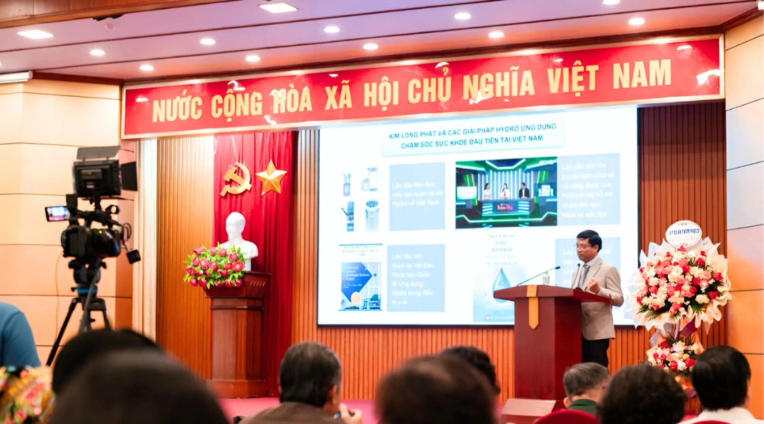 ThS. Tô Văn Trực trình bày tại Hội thảo khoa học “Sức khỏe não bộ: Ngăn ngừa suy giảm và tăng cường trí nhớ”.