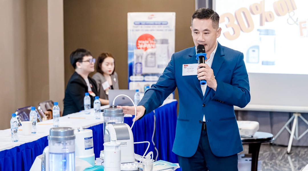 Giám đốc Kinh doanh Trần Quốc Tiến đã có buổi Showcase thành công tại BNI Sala 2 GDKD Tran Quoc Tien da co buoi Showcase thanh cong tai BNI Sala 2