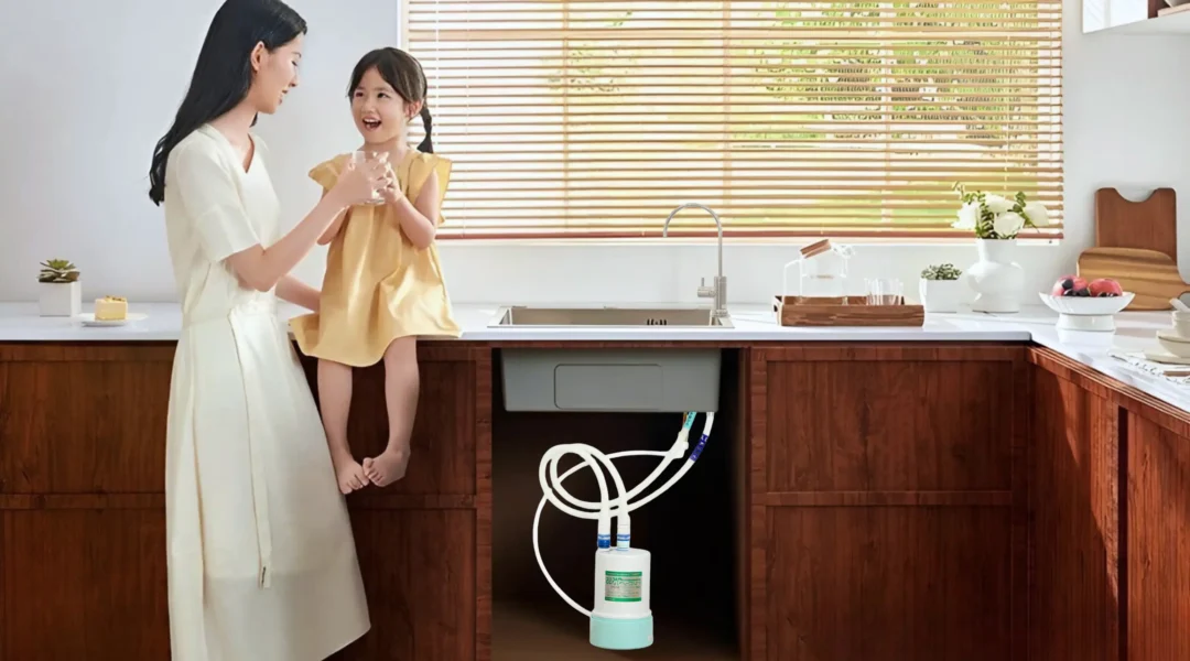 Bộ lọc nước Torayvino SK55EJ-K-3SET nhỏ gọn, lắp đặt tiện lợi dưới gầm tủ bếp, tiết kiệm không gian và giữ thẩm mỹ cho căn bếp hiện đại