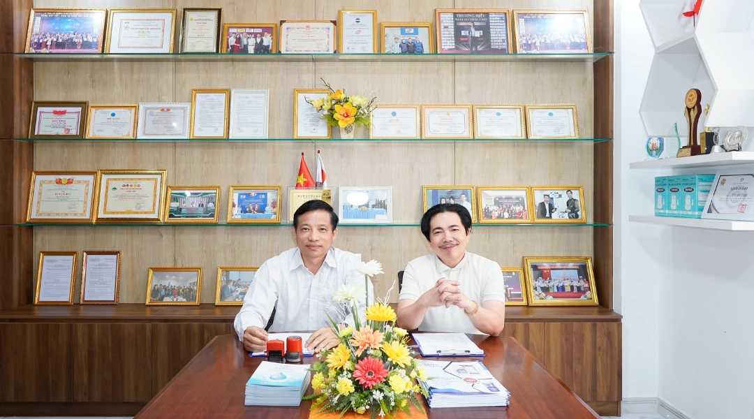 Lễ ký kết hợp tác chiến lược giữa Công ty Cổ phần Tập đoàn Kim Long Phát và Công ty TNHH nghiên cứu đầu tư TMDV Y khoa Lạc Việt 