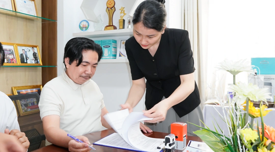 Ông Nguyễn Hoàng Thanh – Công ty TNHH Nghiên cứu đầu tư TMDV Y khoa Lạc Việt. 