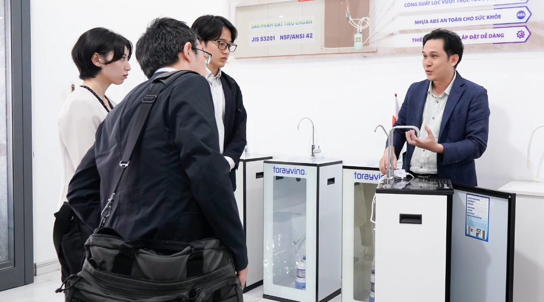 Tập đoàn Toray tham quan showroom Kim Long Phát - nơi trưng bày các dòng sản phẩm Torayvino