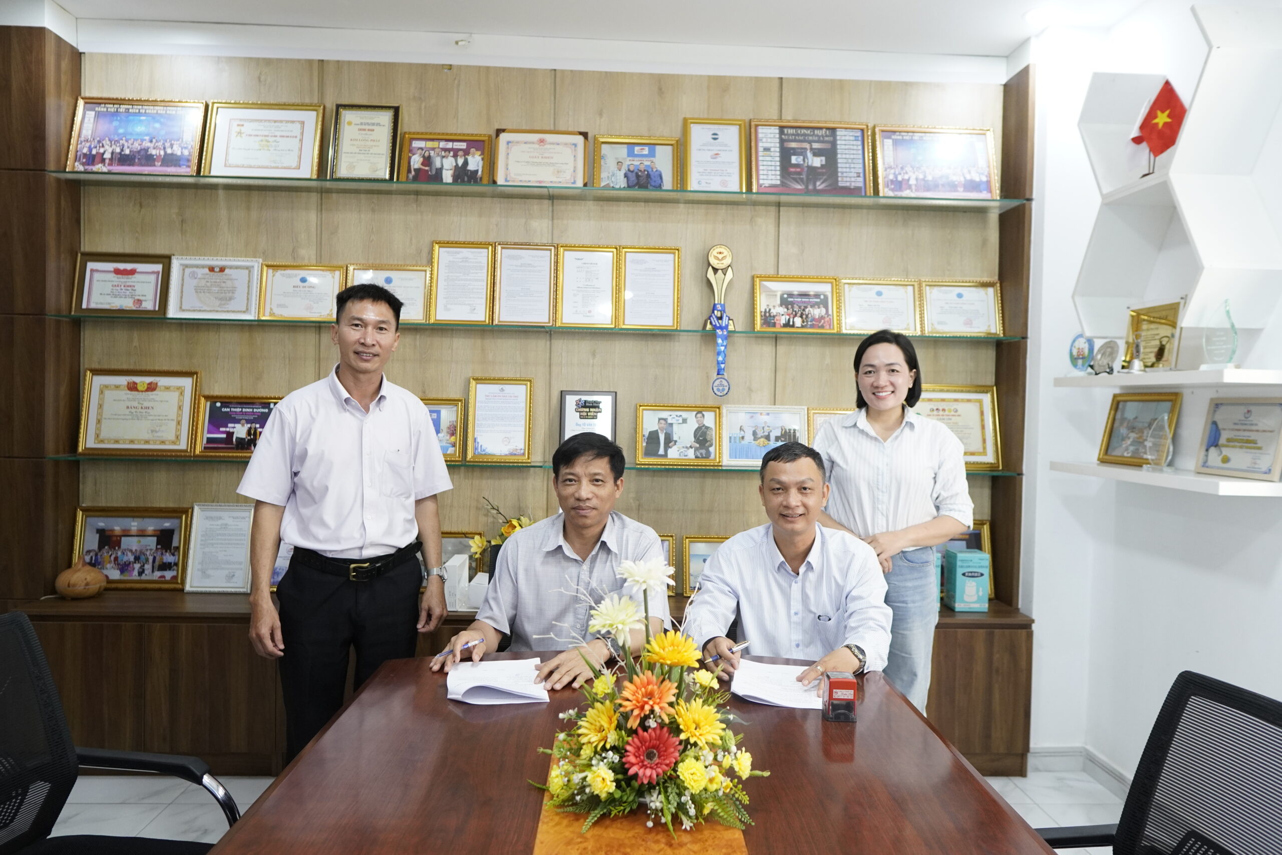 Ký kết toàn diện cùng nhau phát triển